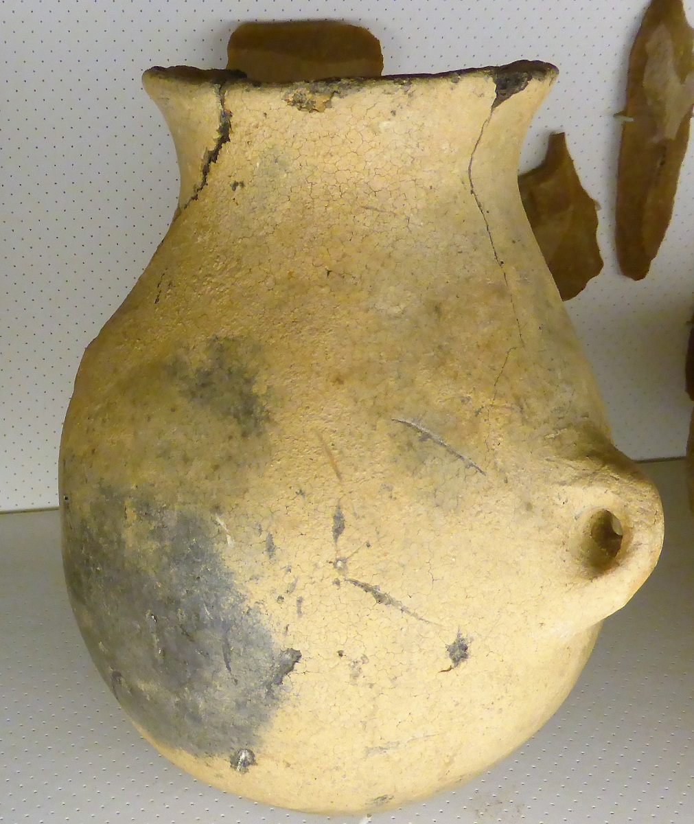 02 Vase néolthique découvert aux Chevrettes Musée du Grand Pressigny photo PmD mars 2019