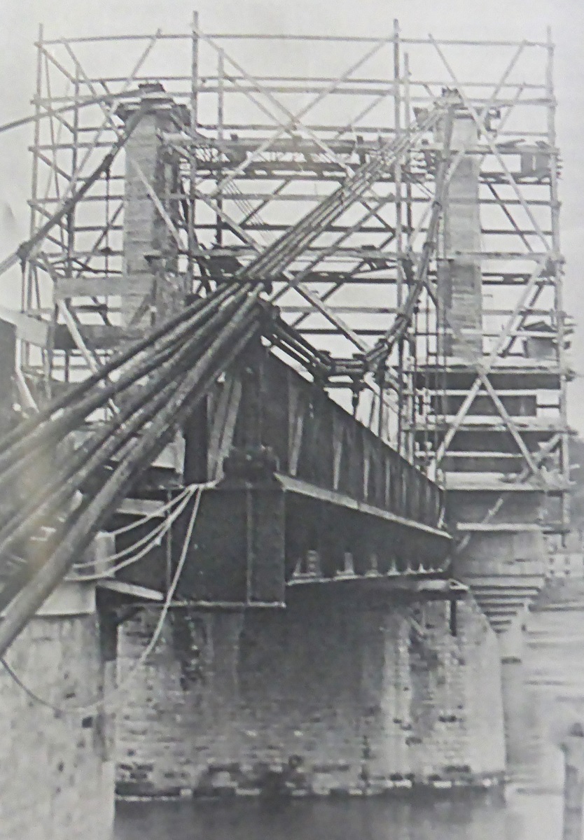 06 Le pont en1935 pose des cables col privée