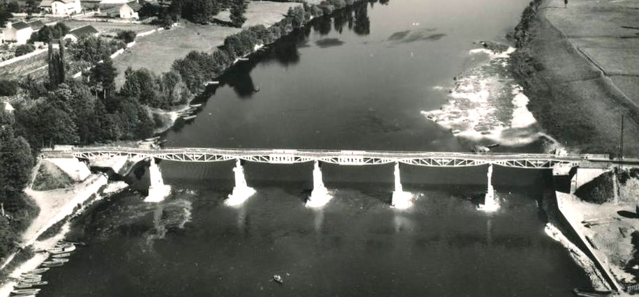 10 Pont métallique de Pouzay cp