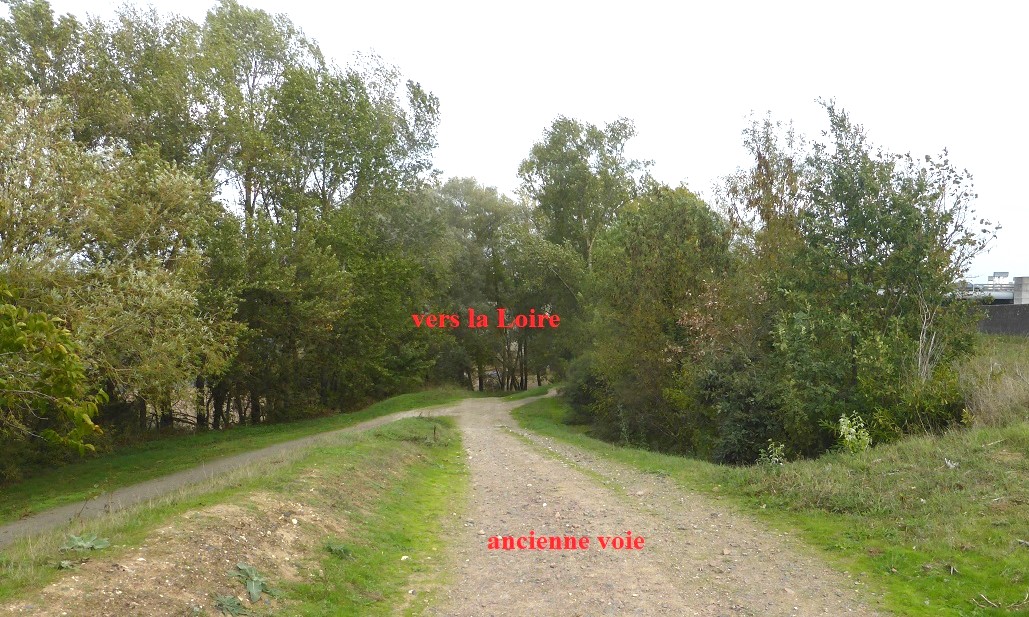 17 Ancienne voie à La Riche photo PMD oct. 2019