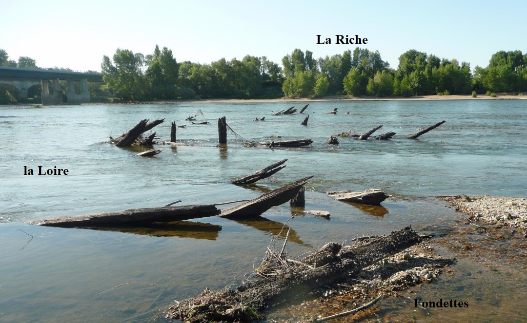 18 Vestiges du pont entre Fondettes et La Riche photo PMD mai 2011