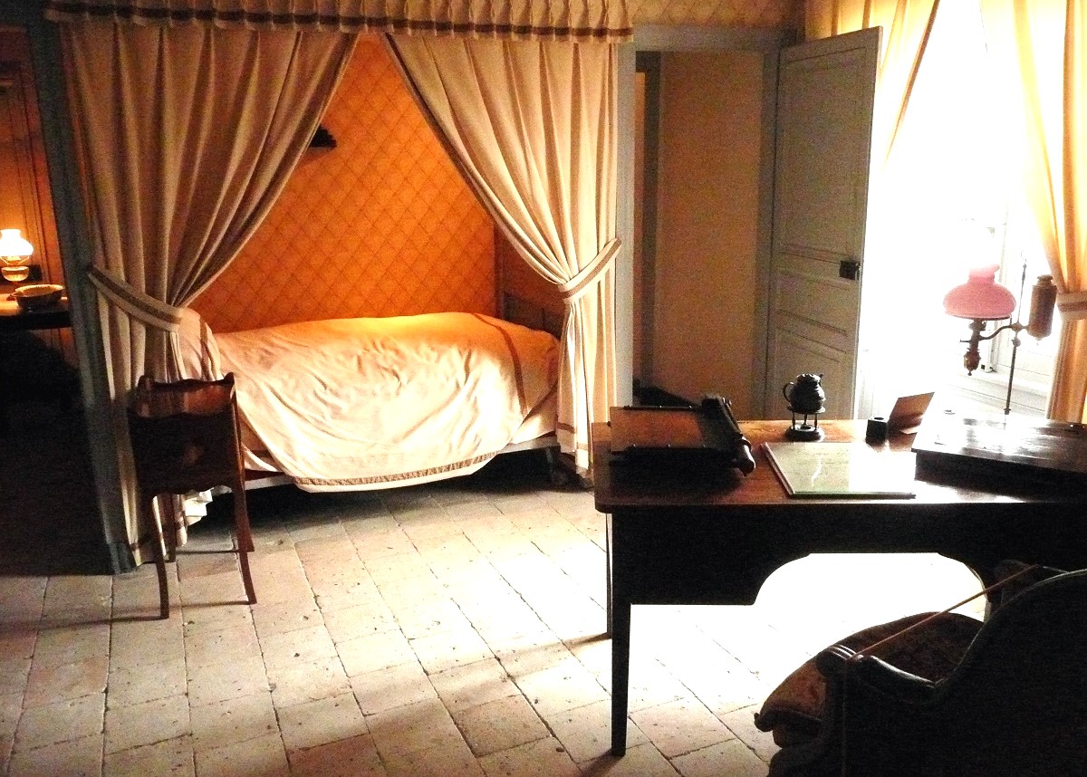 08bis Saché chambre de Balzac cp