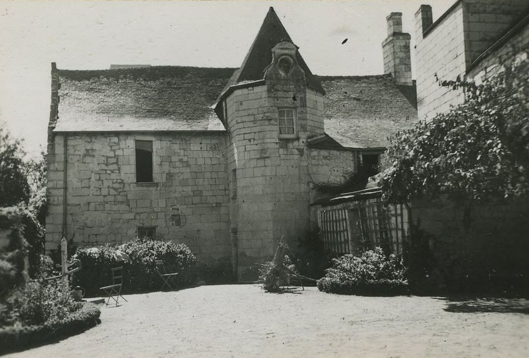 11 Le Vieux Logis photo 1949 Roger Ranjard in pop culture