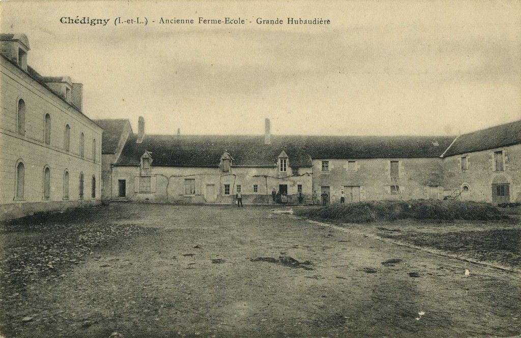 13 La Hubaudière ancienne ferme école cp
