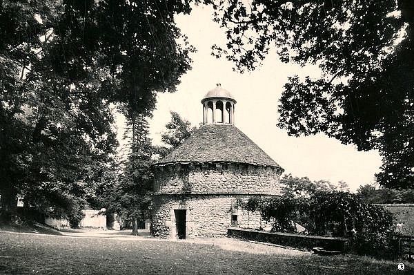 15c La Ploquinière pigeonnier cp