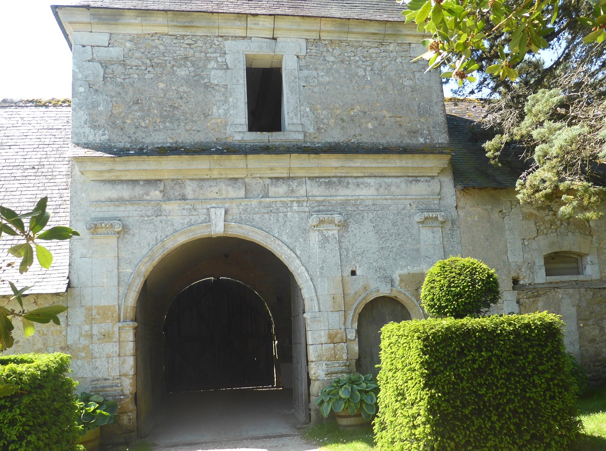 16b Château de Chênier entrée photo PmD mai 2025