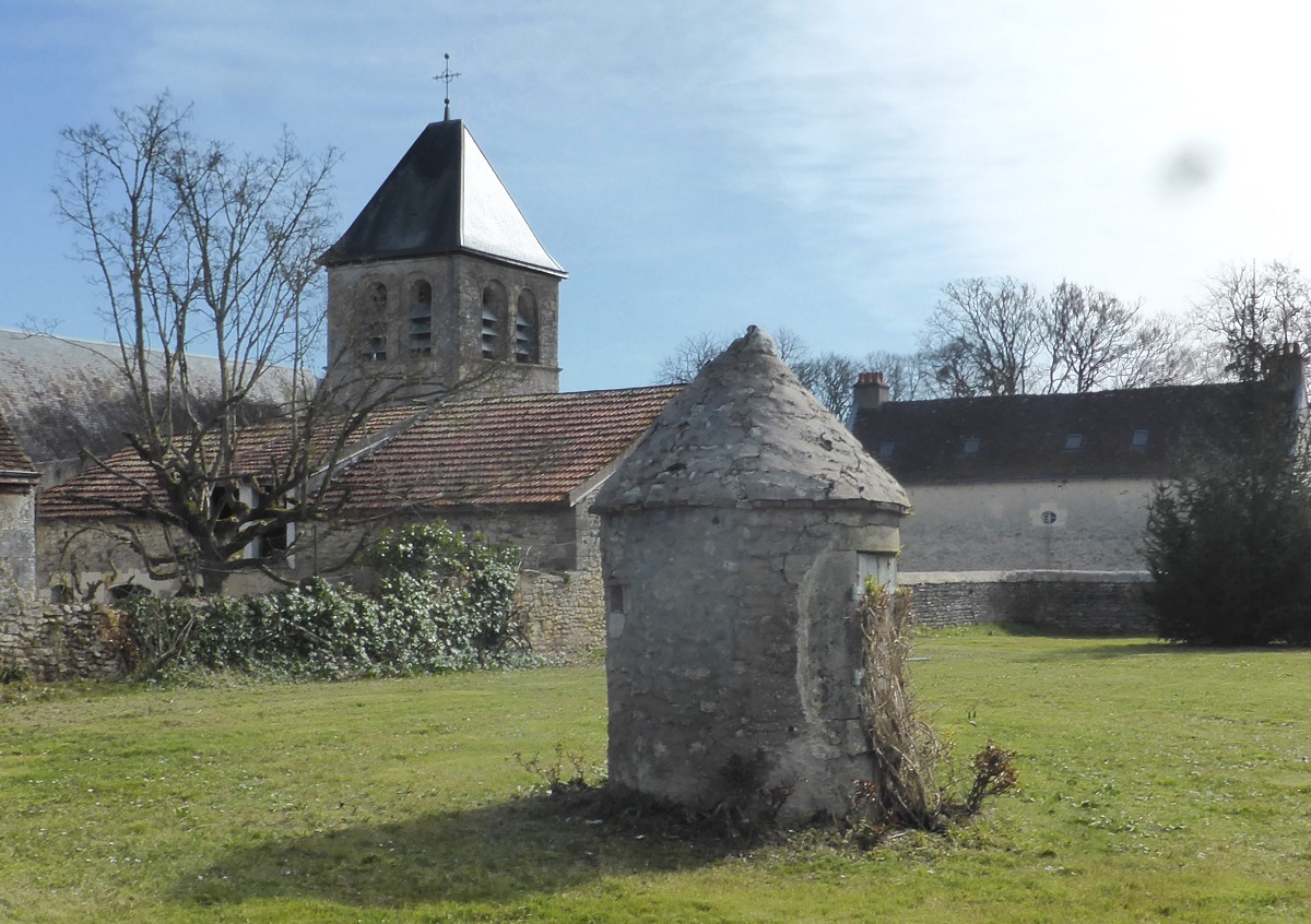 14 Puits près de léglise photo PmD mars 2025