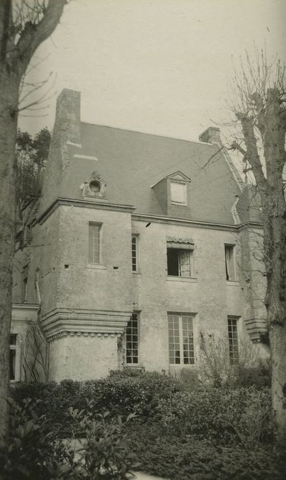 42 La Roche Musset photo 1946 de Ranjard in pop culture