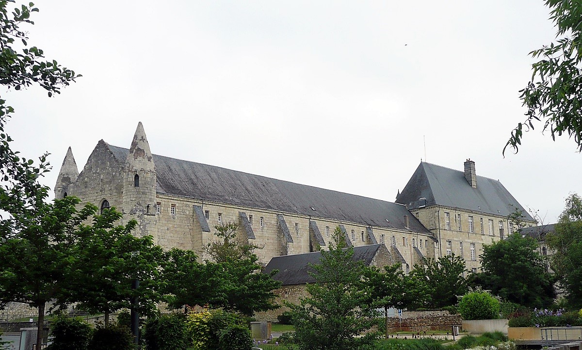 08 Abbaye de Bourgueil photo PMD mai 2009