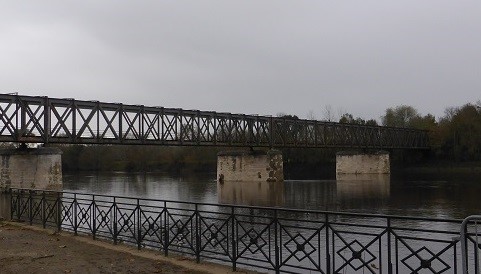 02 pont métallique sur la Vienne photo PMD nov. 2013