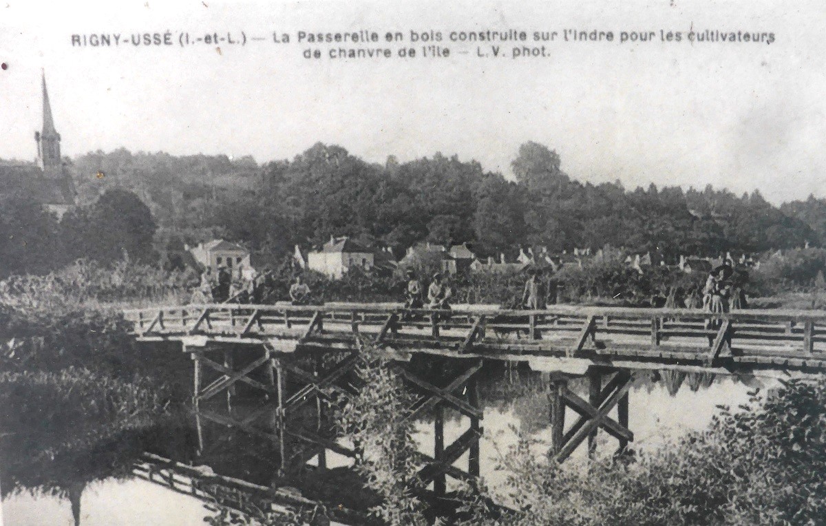 09 Rigny Ussé le 1er pont Félicie cp