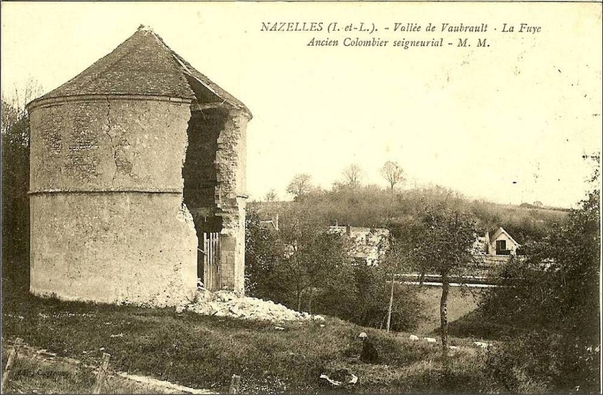 16 Ancien pigeonnier de Vaubrault cp