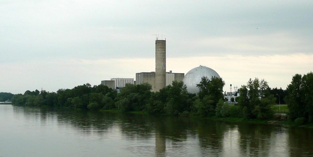 Centrale nucléaire vue du pont de Port Boulet photo PMD mai 2009