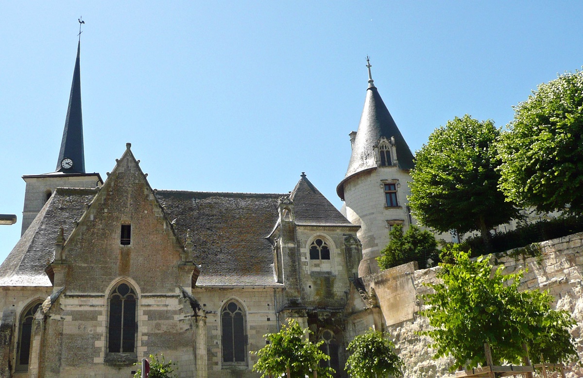 14 Église et château photo PmD mai 2011