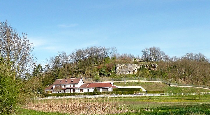 30 Sainte Maure oppidum des deux Manses photo PMD avril 2011