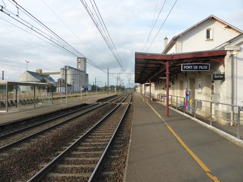 28 Gare de Port de Piles en 2013 photo PMD oct. 2013