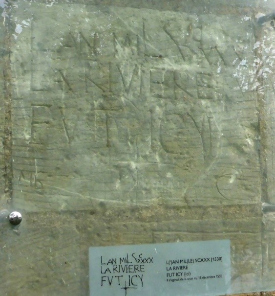 02 Marque de la crue de 1530 sur léglise de Marcilly sur Vienne