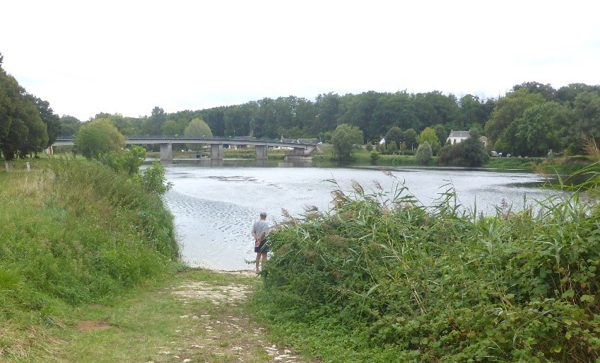 06 Azay sur Cher Le Cher en face du Vieux Port photo PMD sept. 2024